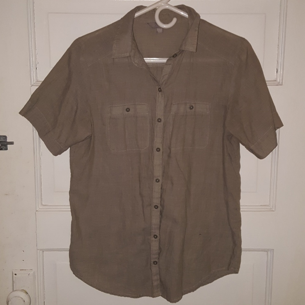 Green safari button up top.